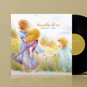 Portrait d'un enfant aux crayons de couleur